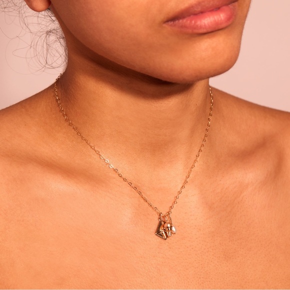 14K Solid Gold Tiny Hearts Necklace 18in - Picture 3 of 7